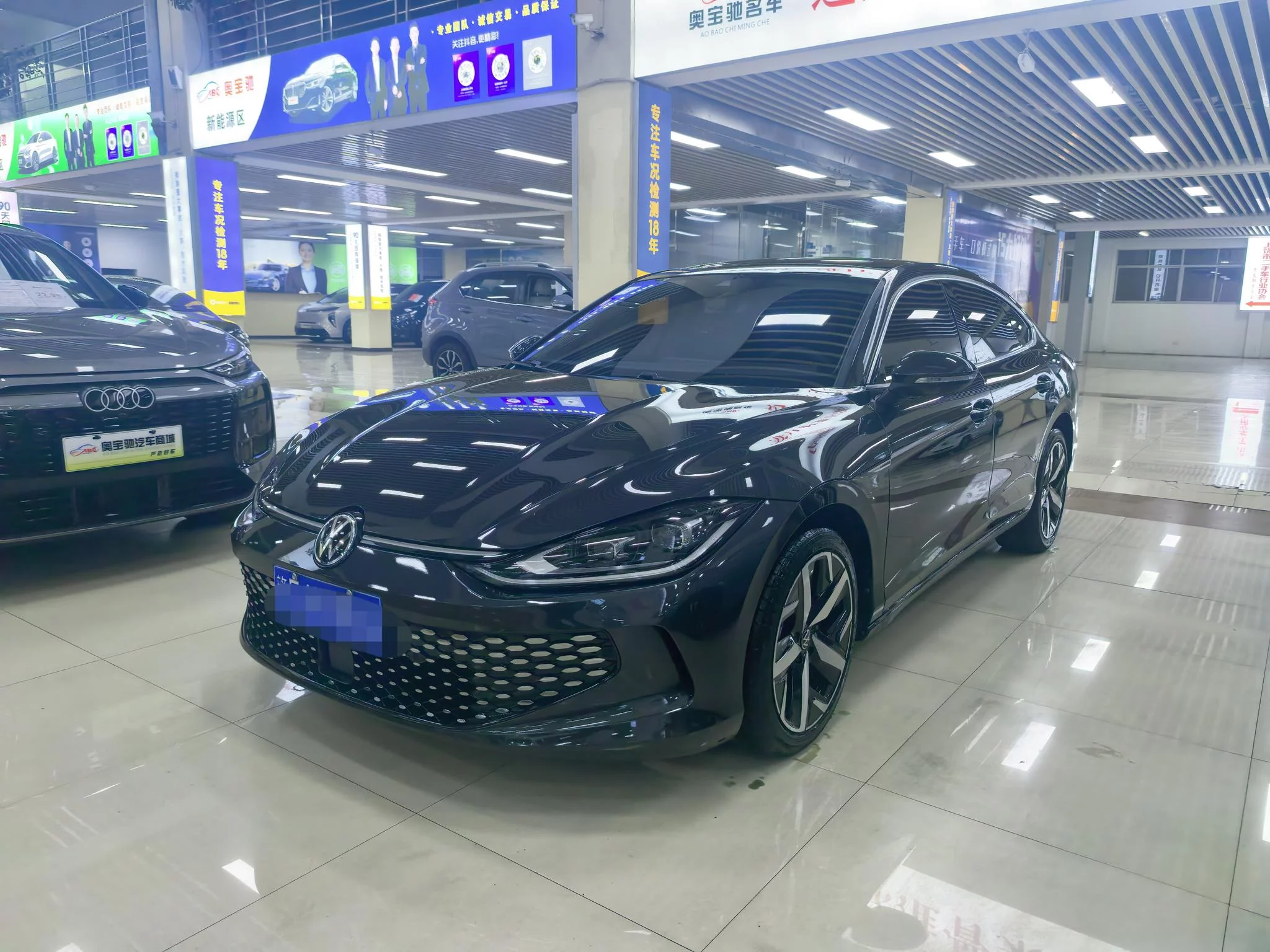 VOLKSWAGEN LAMANDO