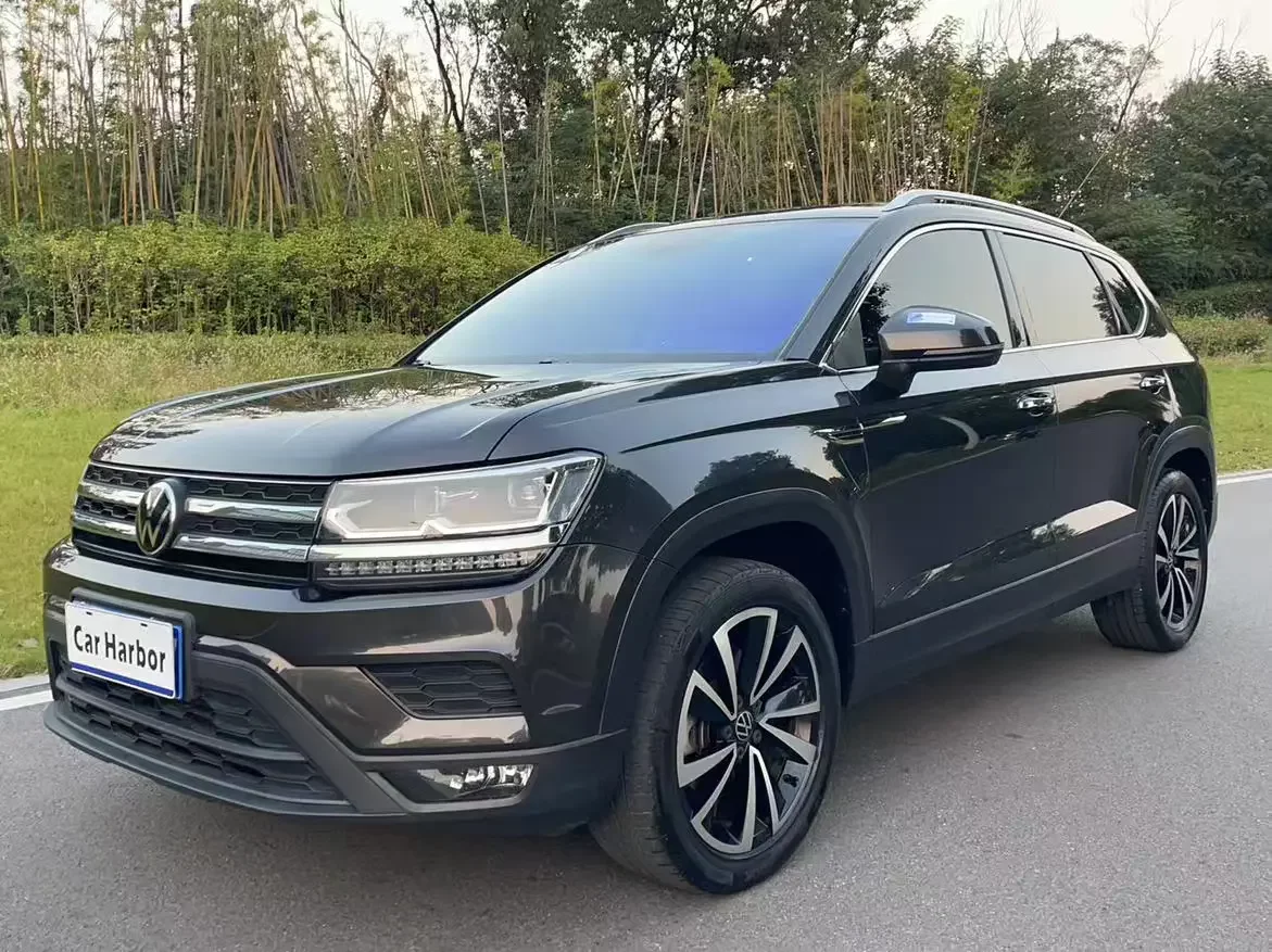 VOLKSWAGEN THARU