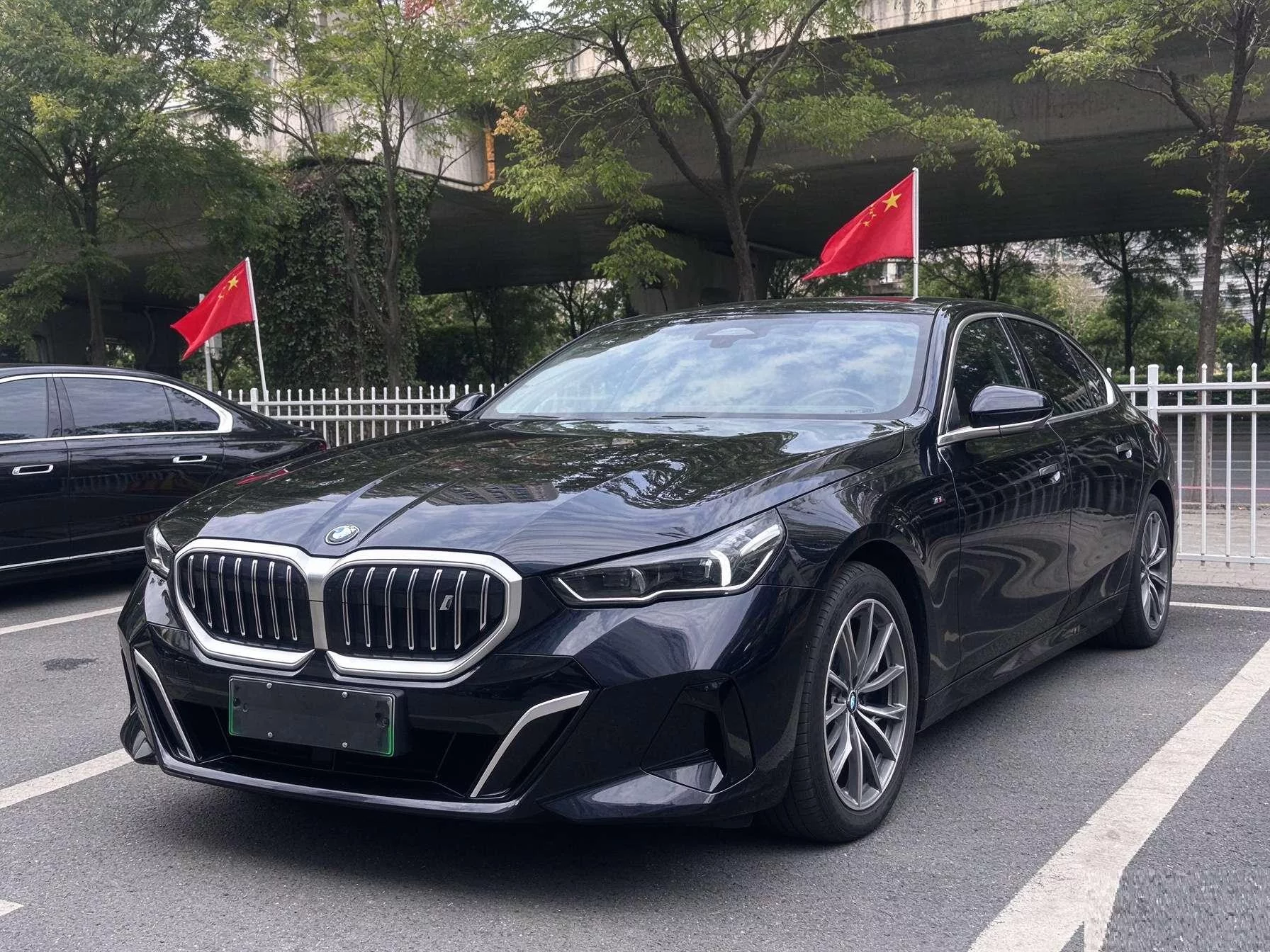 BMW i5