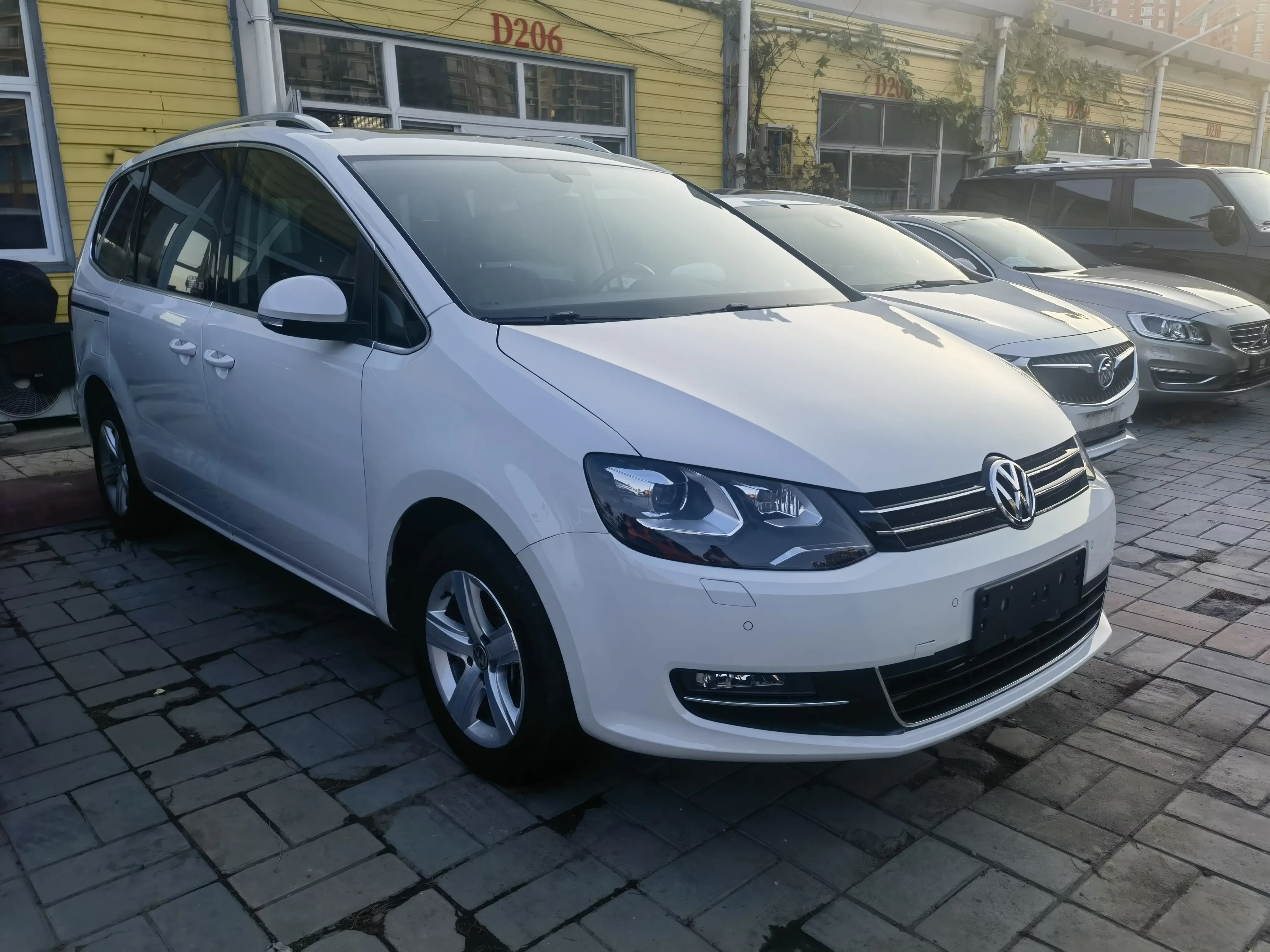 Volkswagen Sharon