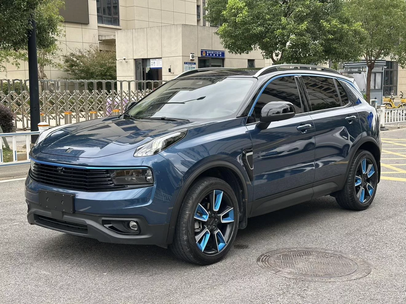 Lynk & Co 01