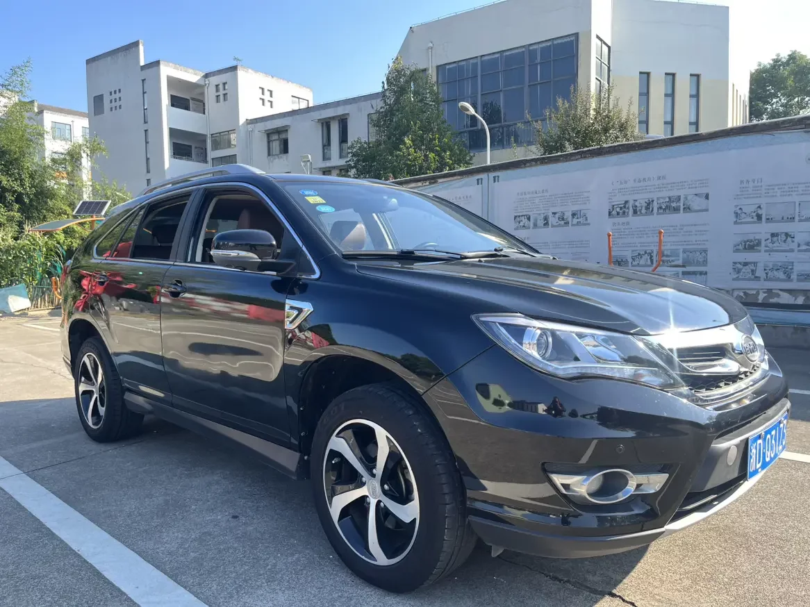 BYD S7