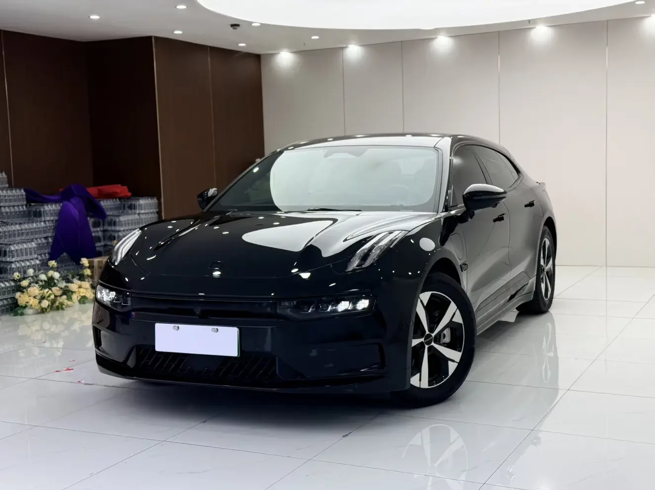 ZEEKR 001