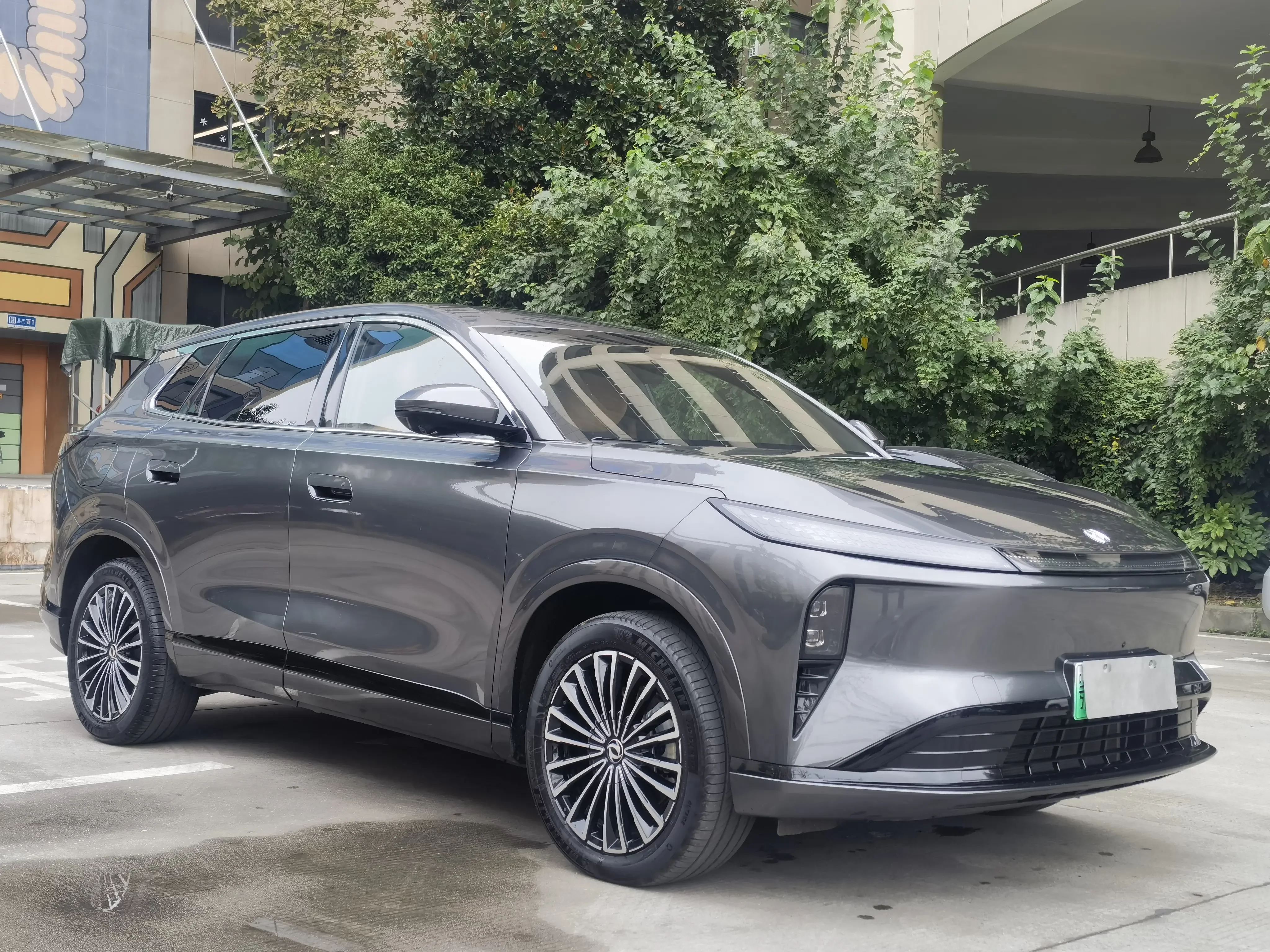 Dongfeng Fengshen L8 PHEV