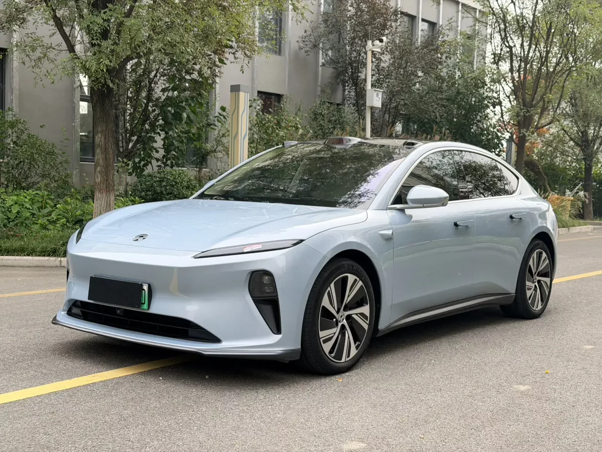 NIO ET5