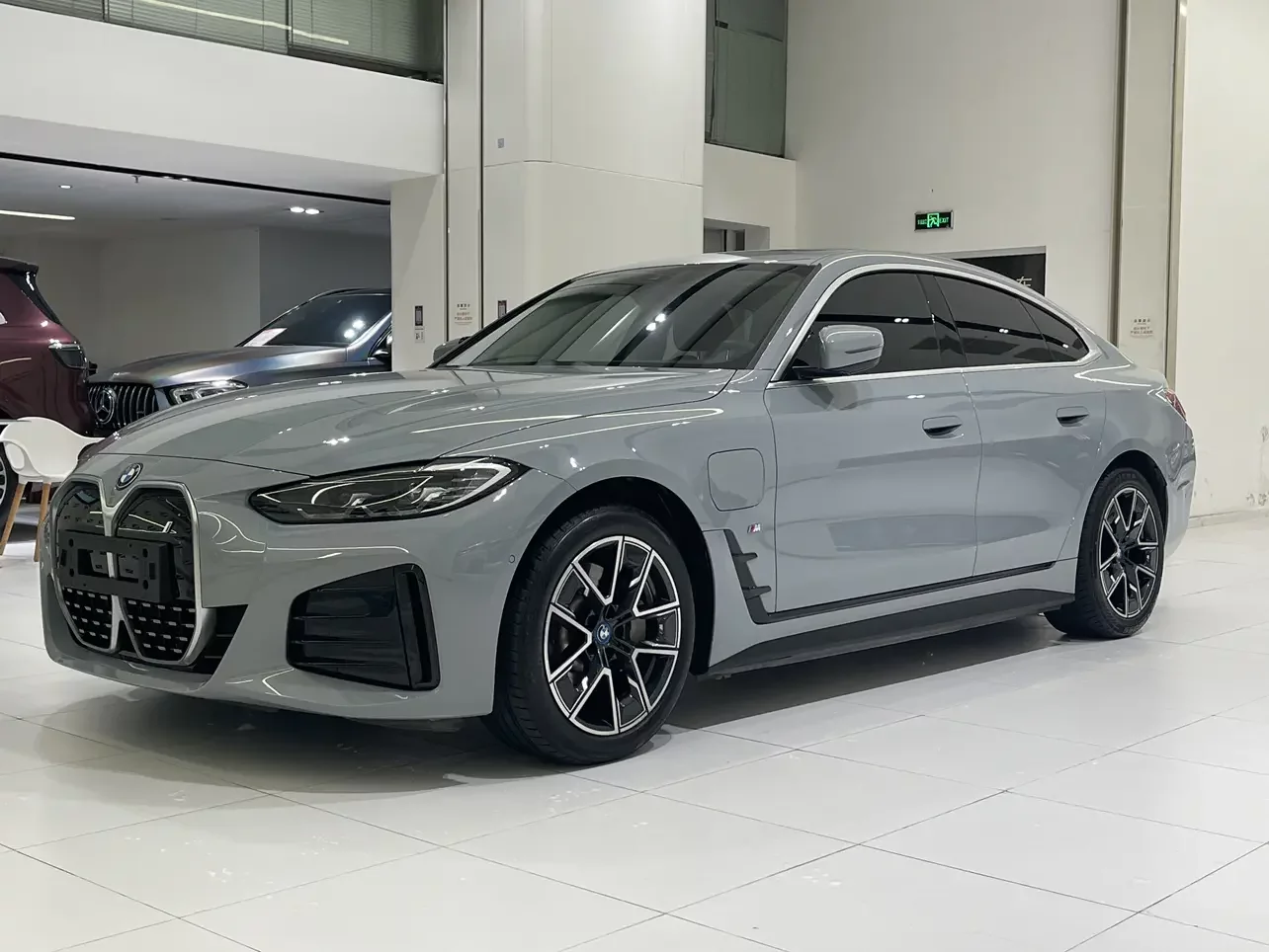 BMW i4
