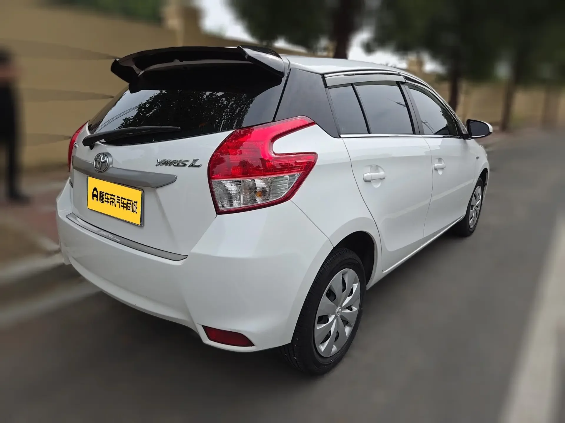 Toyota Yaris L