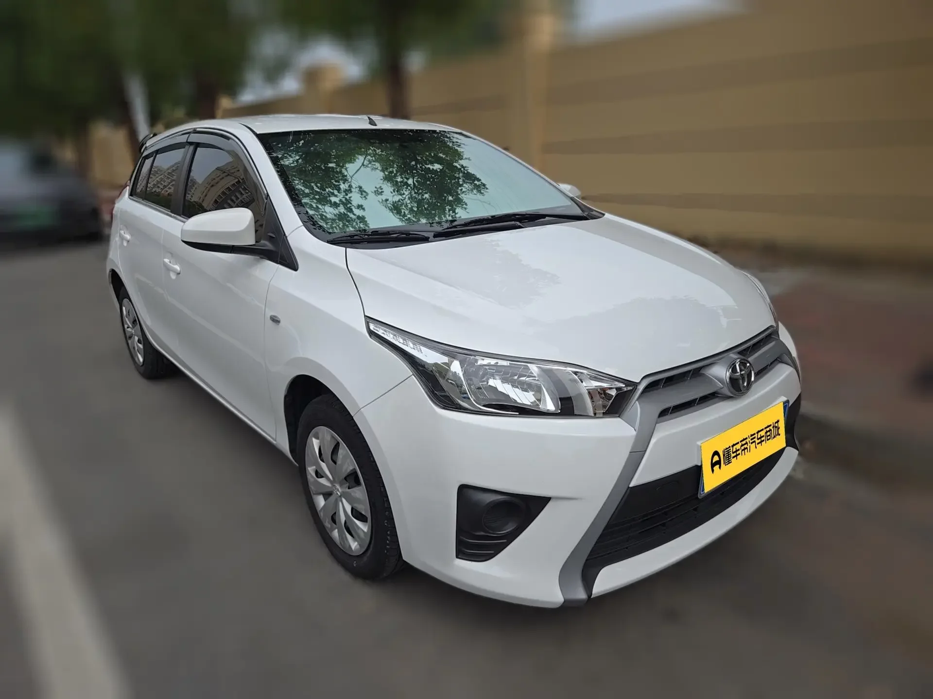 Toyota Yaris L