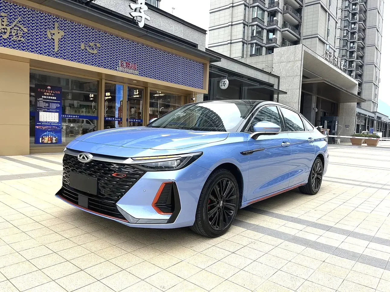 Chery Arrizo 8