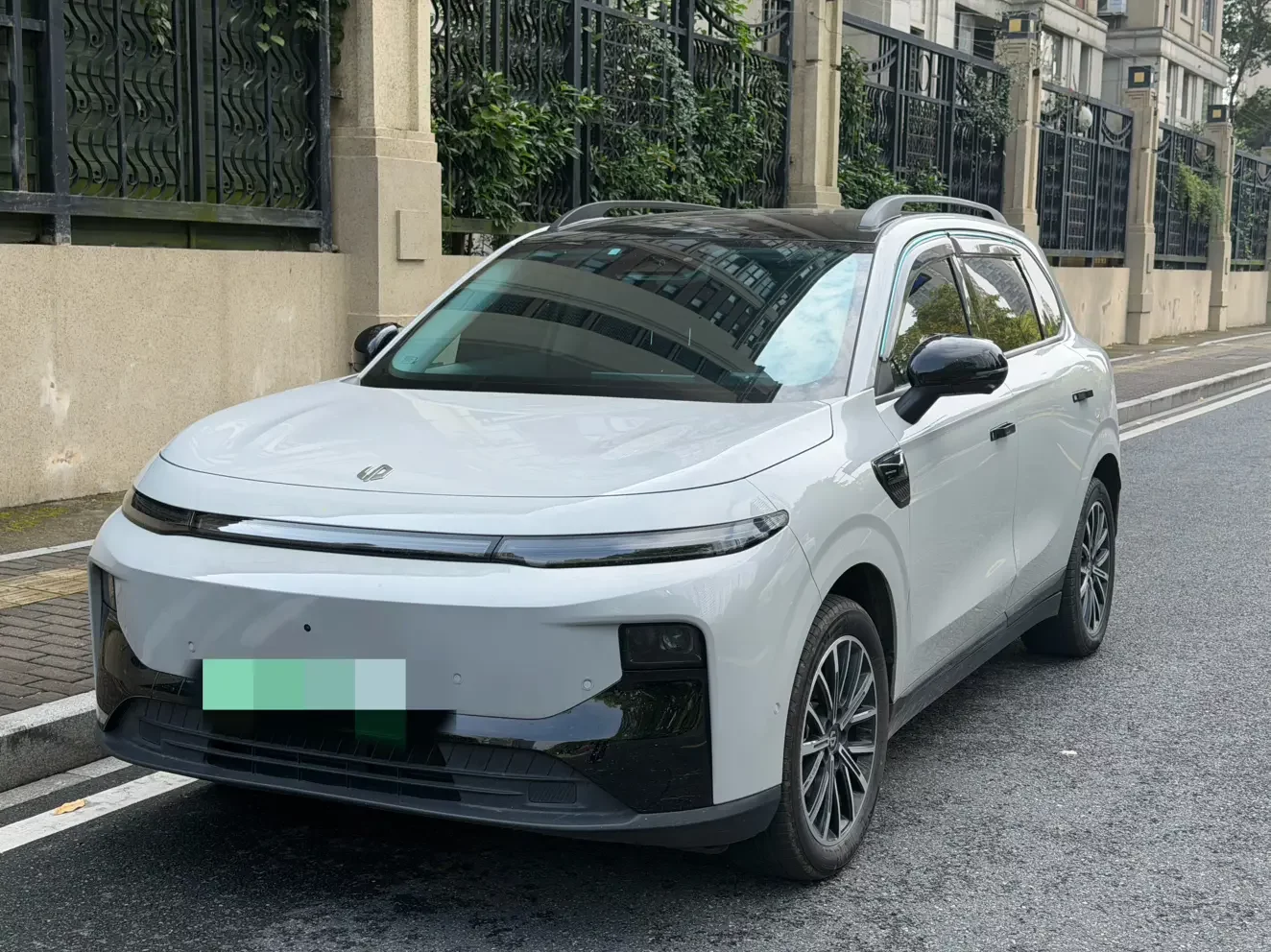 Leapmotor B10