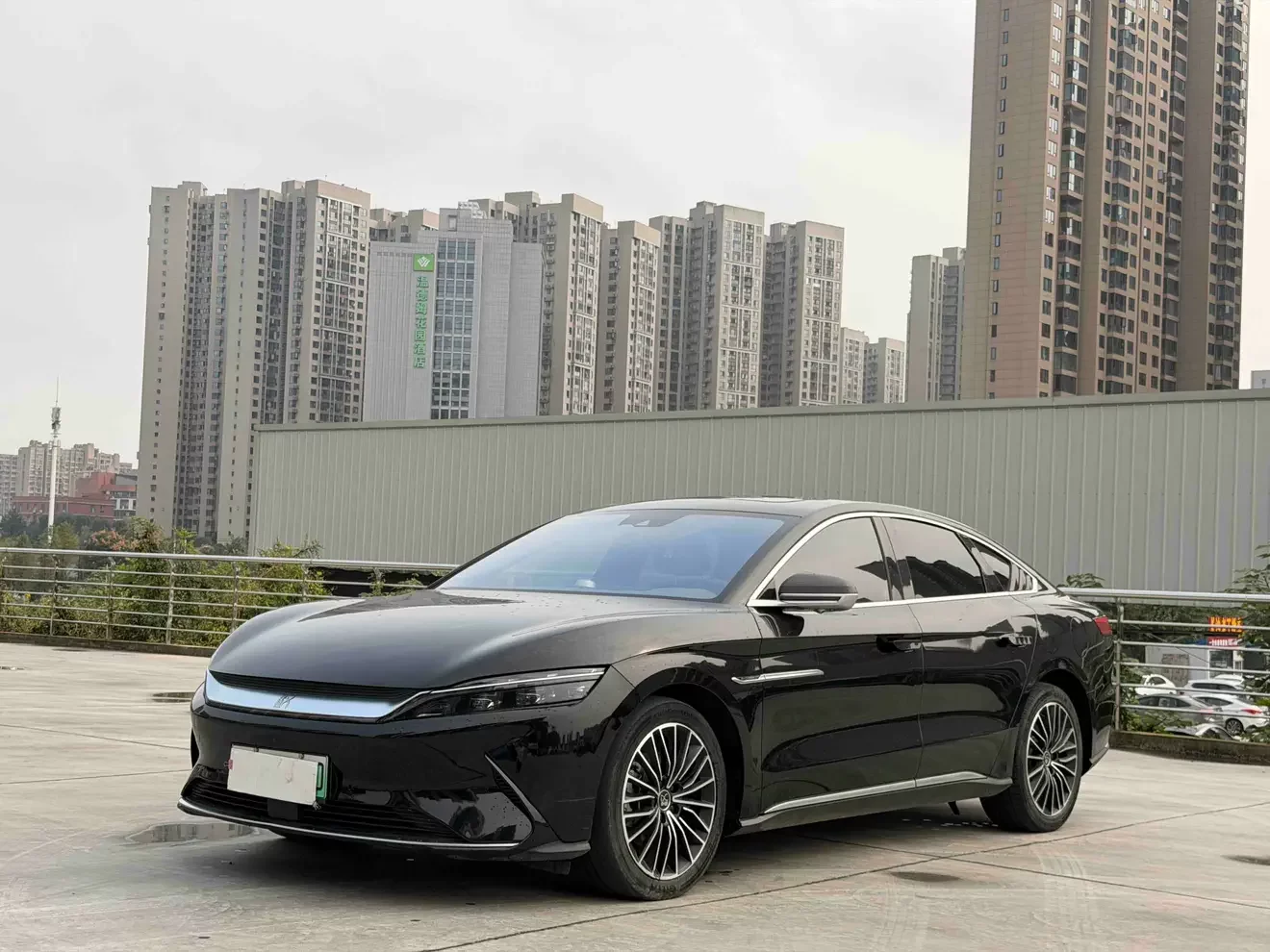 BYD HAN EV