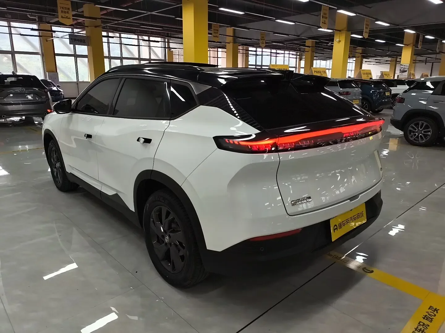 Dongfeng Fengshen L7 EV