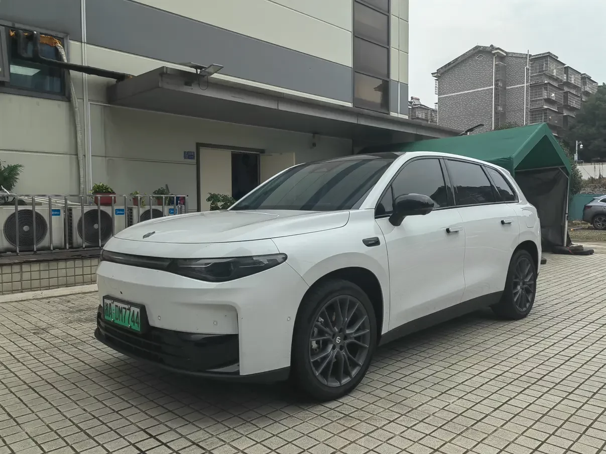 Leapmotor C10