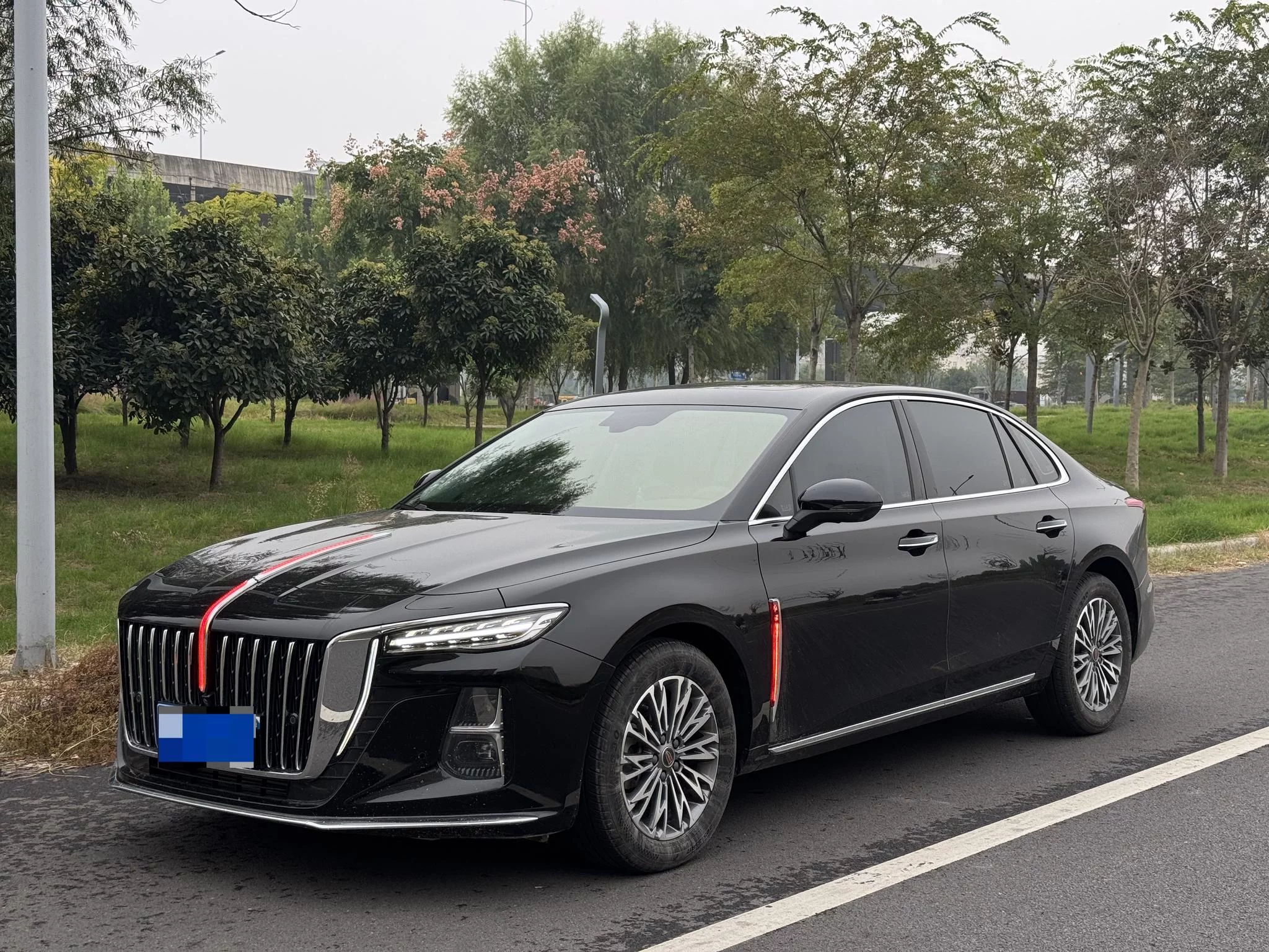 Hongqi H5