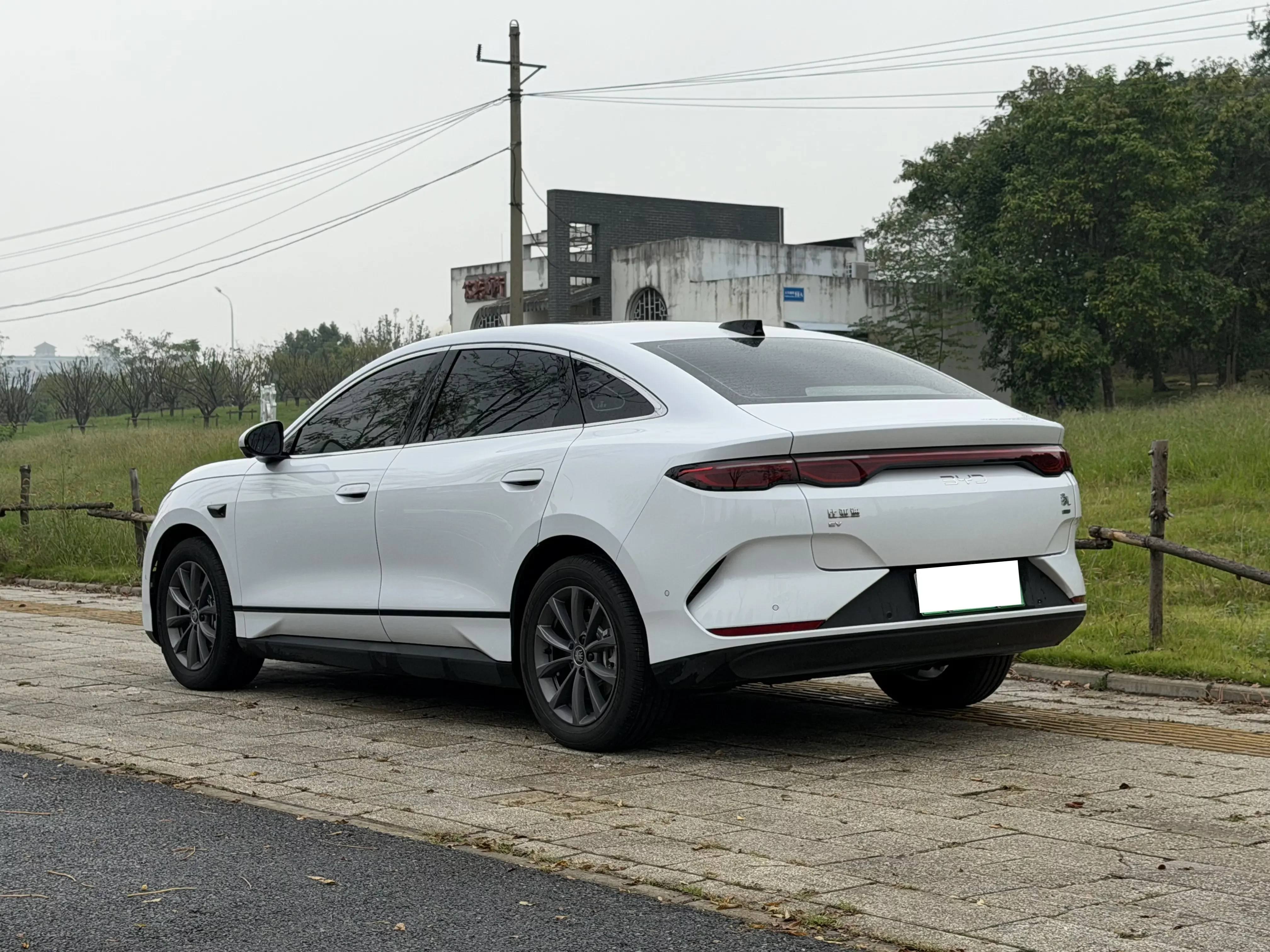 BYD Qin L EV