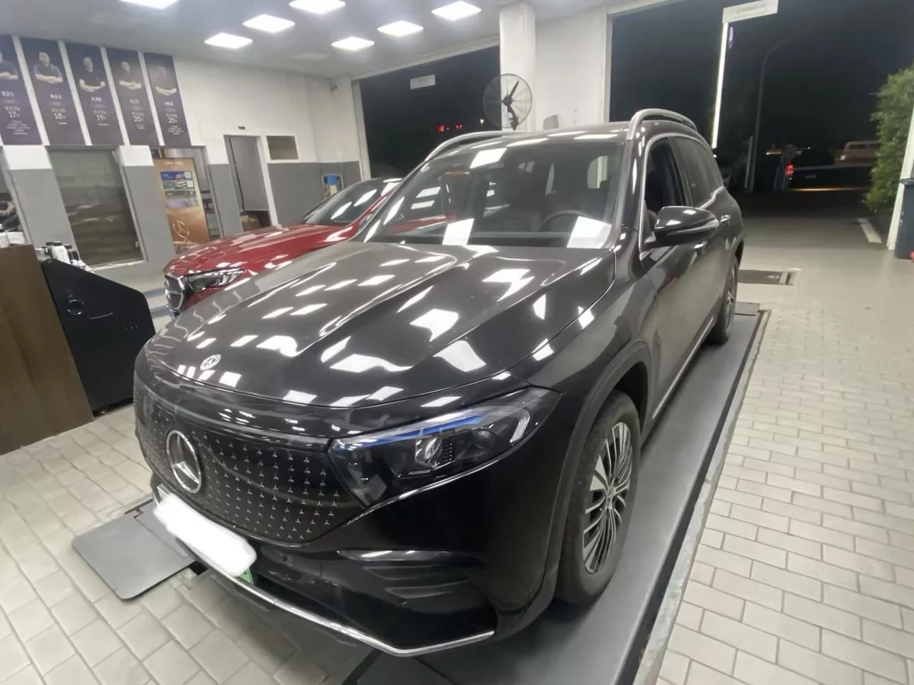 Mercedes-Benz EQB