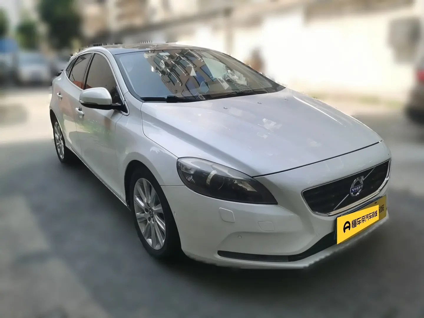 Volvo V40