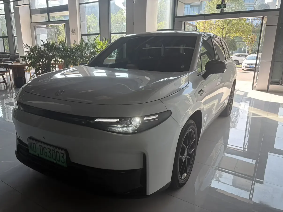 Leapmotor C10