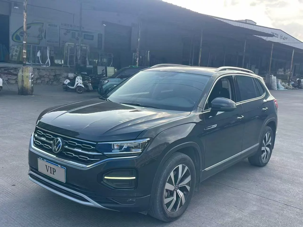 VOLKSWAGEN TAYRON