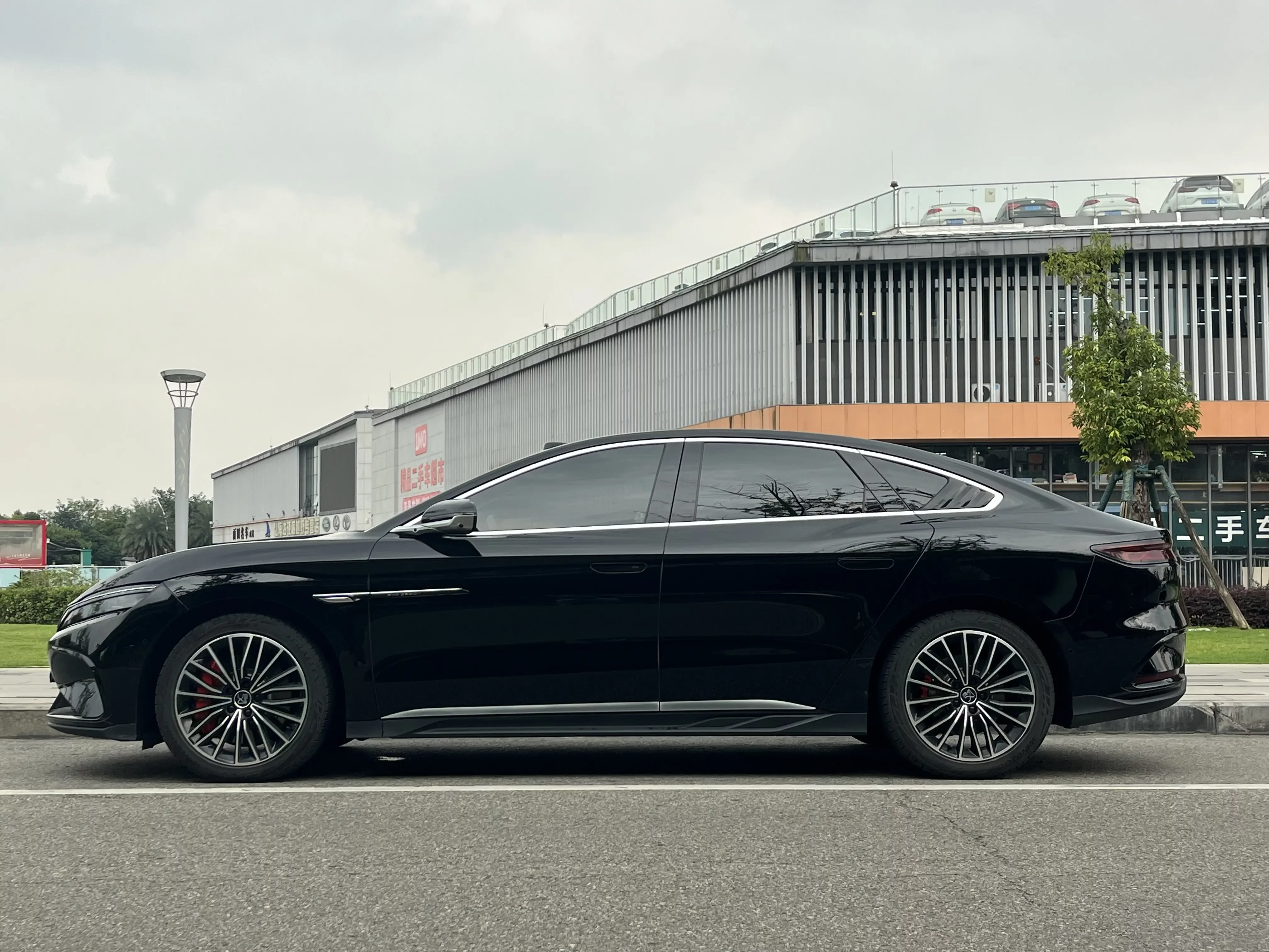 BYD Han EV