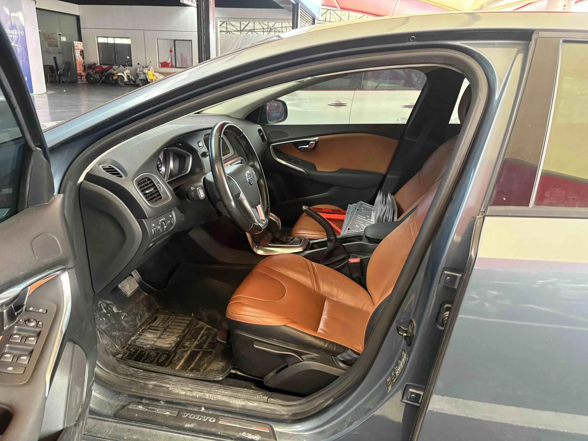 Volvo V40