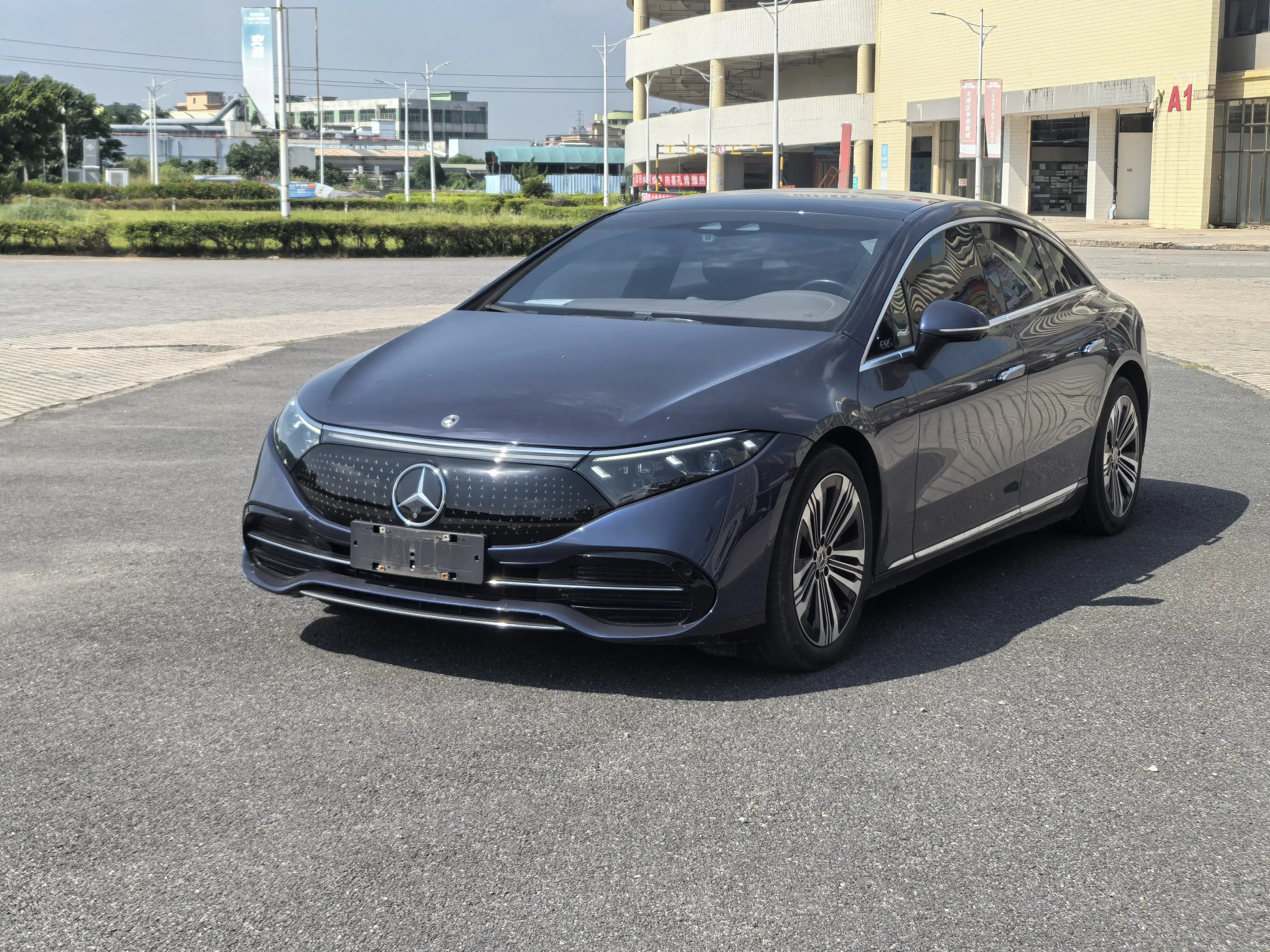 Mercedes-Benz EQS