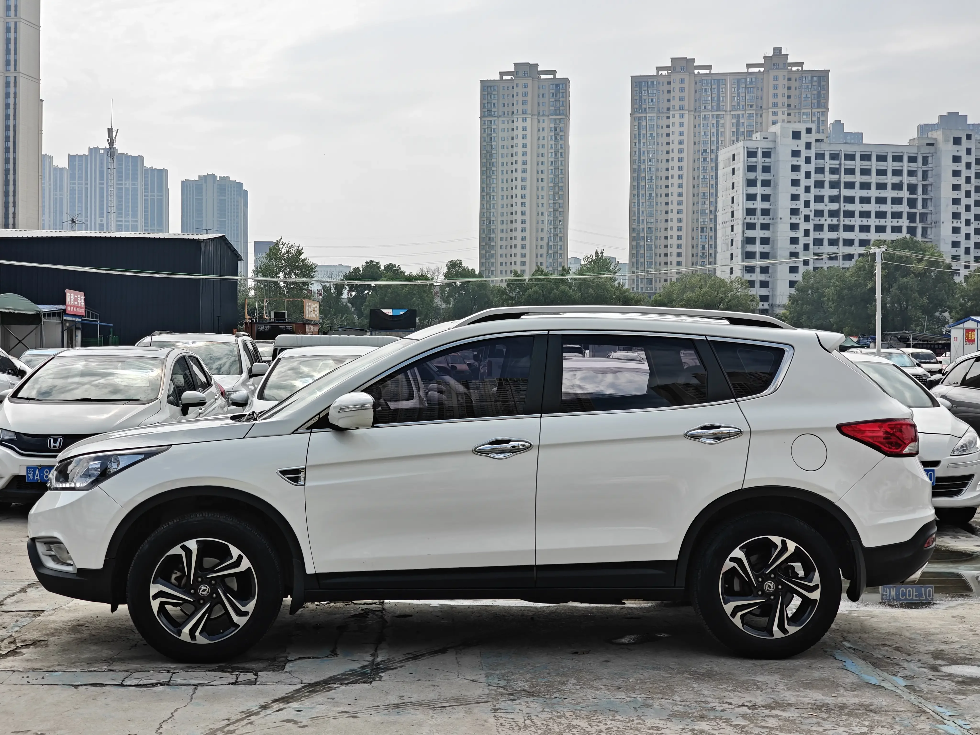 Dongfeng Fengshen AX7