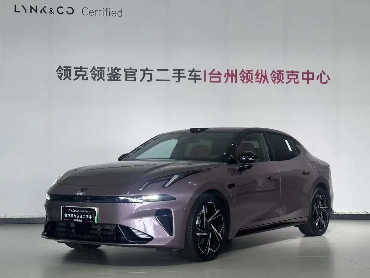 Lynk & Co 07 EM-P