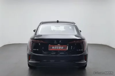Hongqi E-QM5