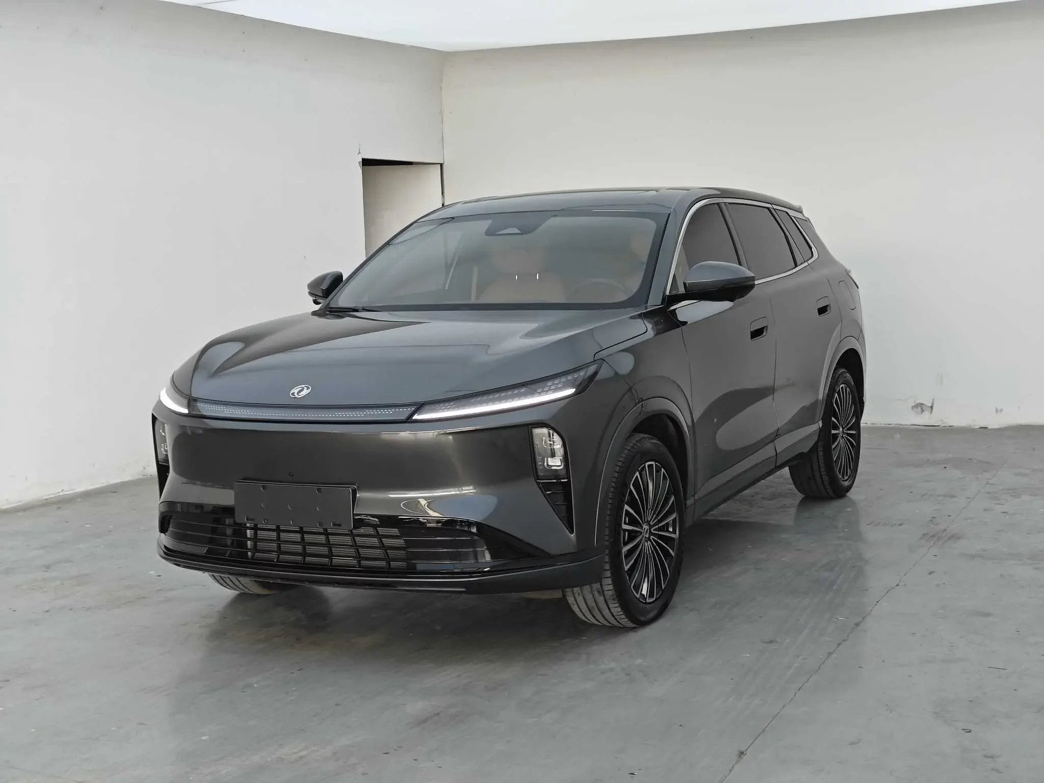 Dongfeng Fengshen L8 PHEV