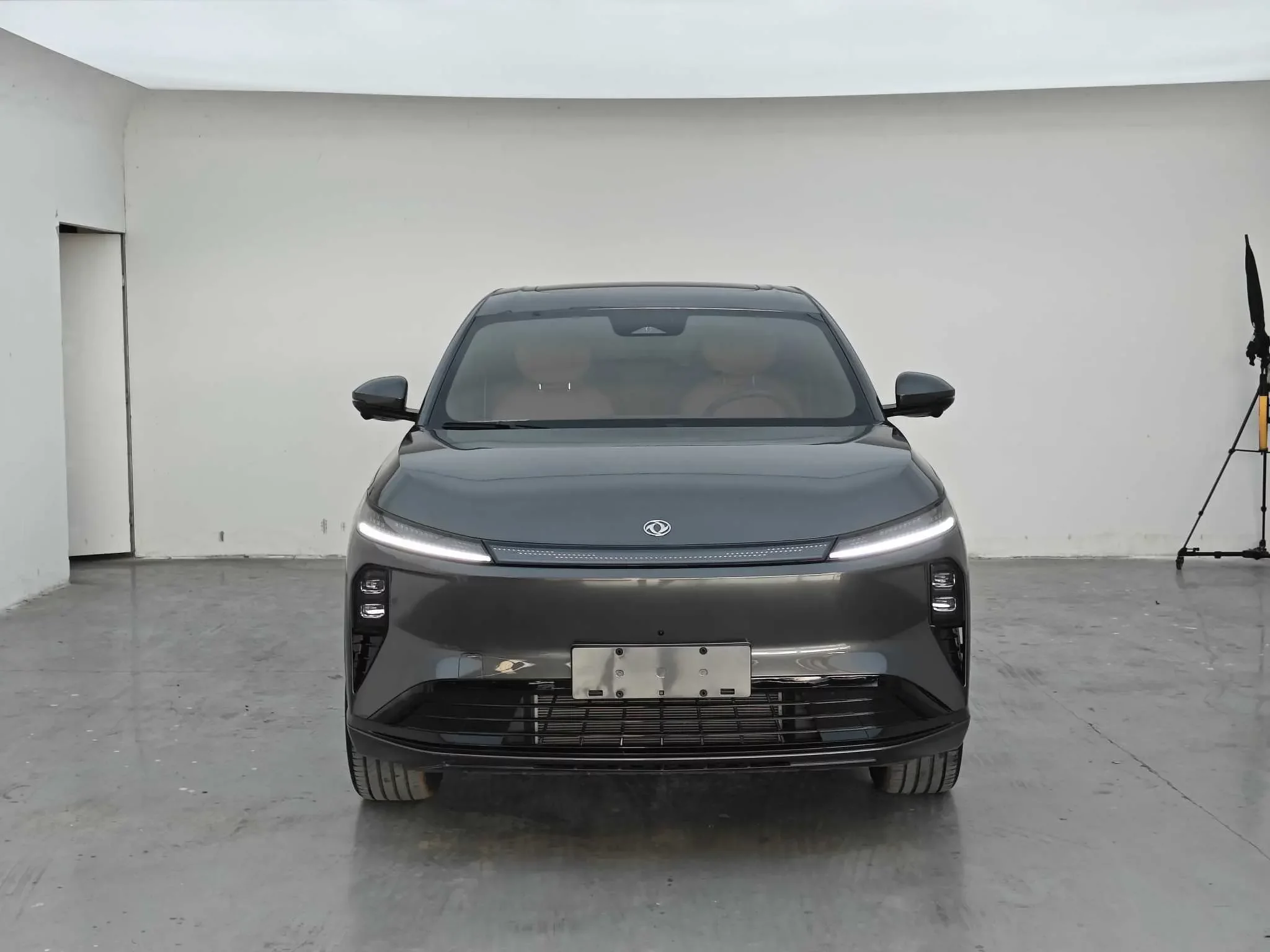 Dongfeng Fengshen L8 PHEV