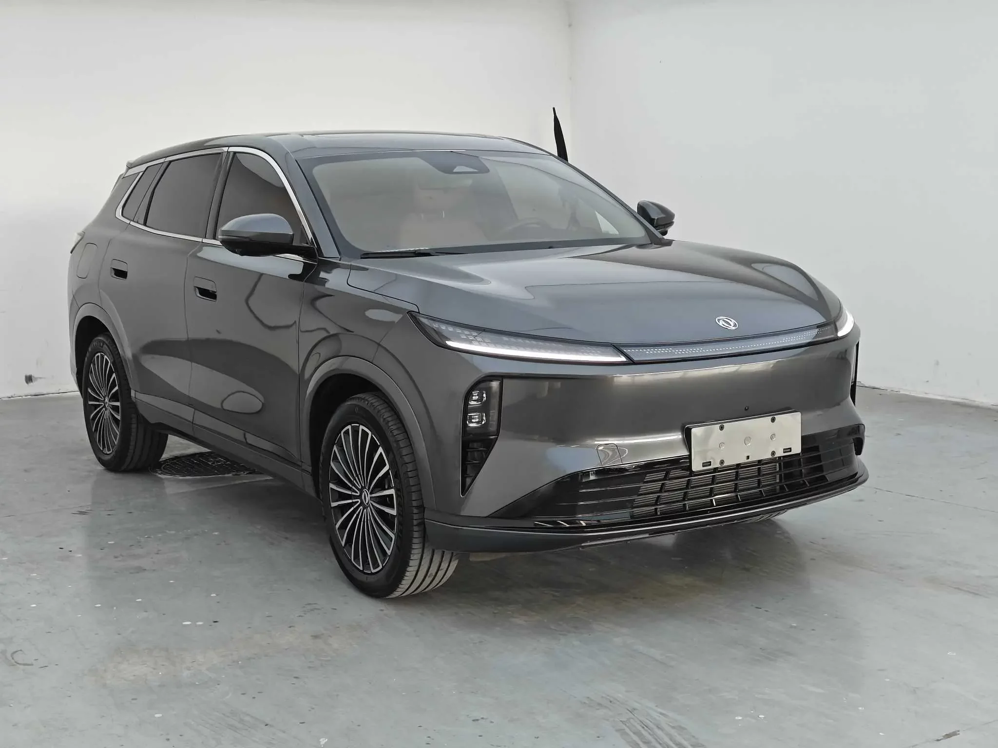 Dongfeng Fengshen L8 PHEV