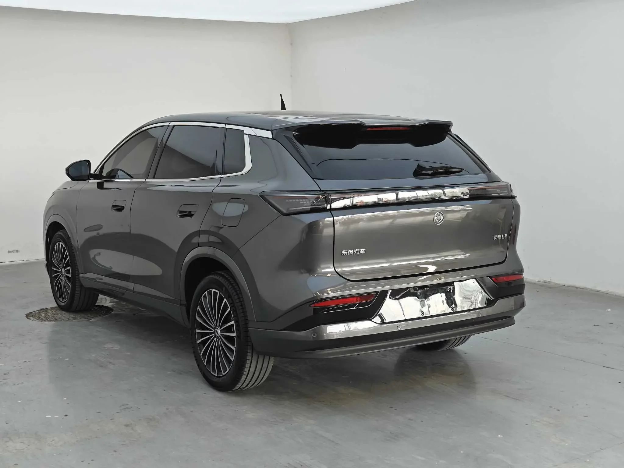 Dongfeng Fengshen L8 PHEV