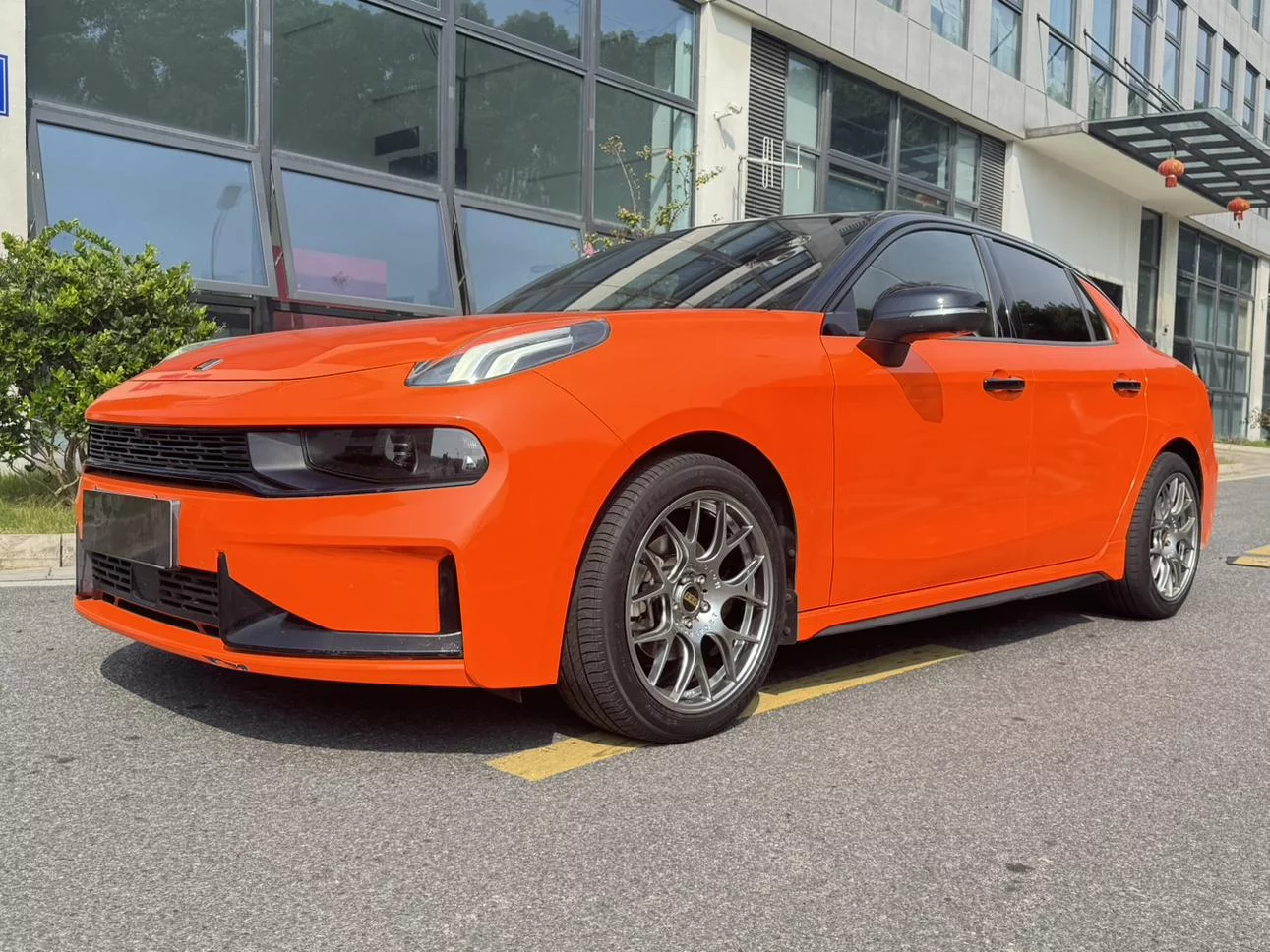 Lynk & Co 03