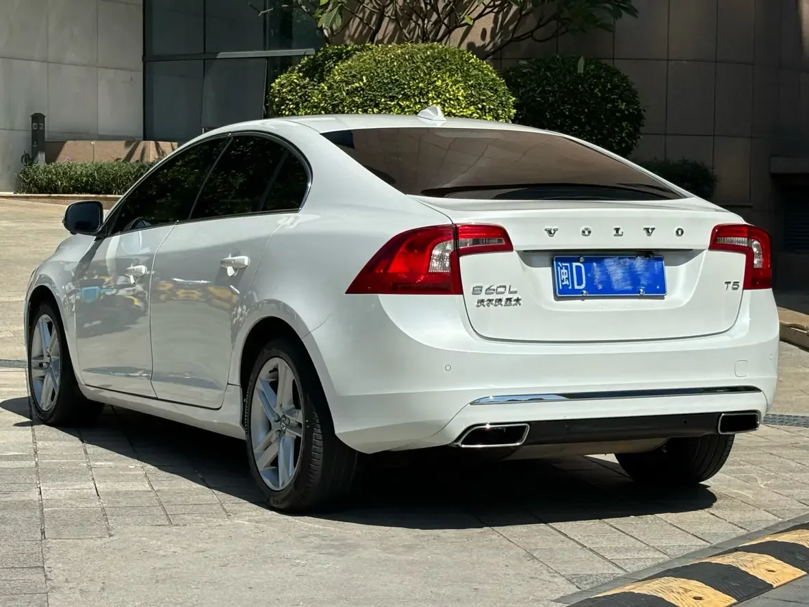 Volvo S60