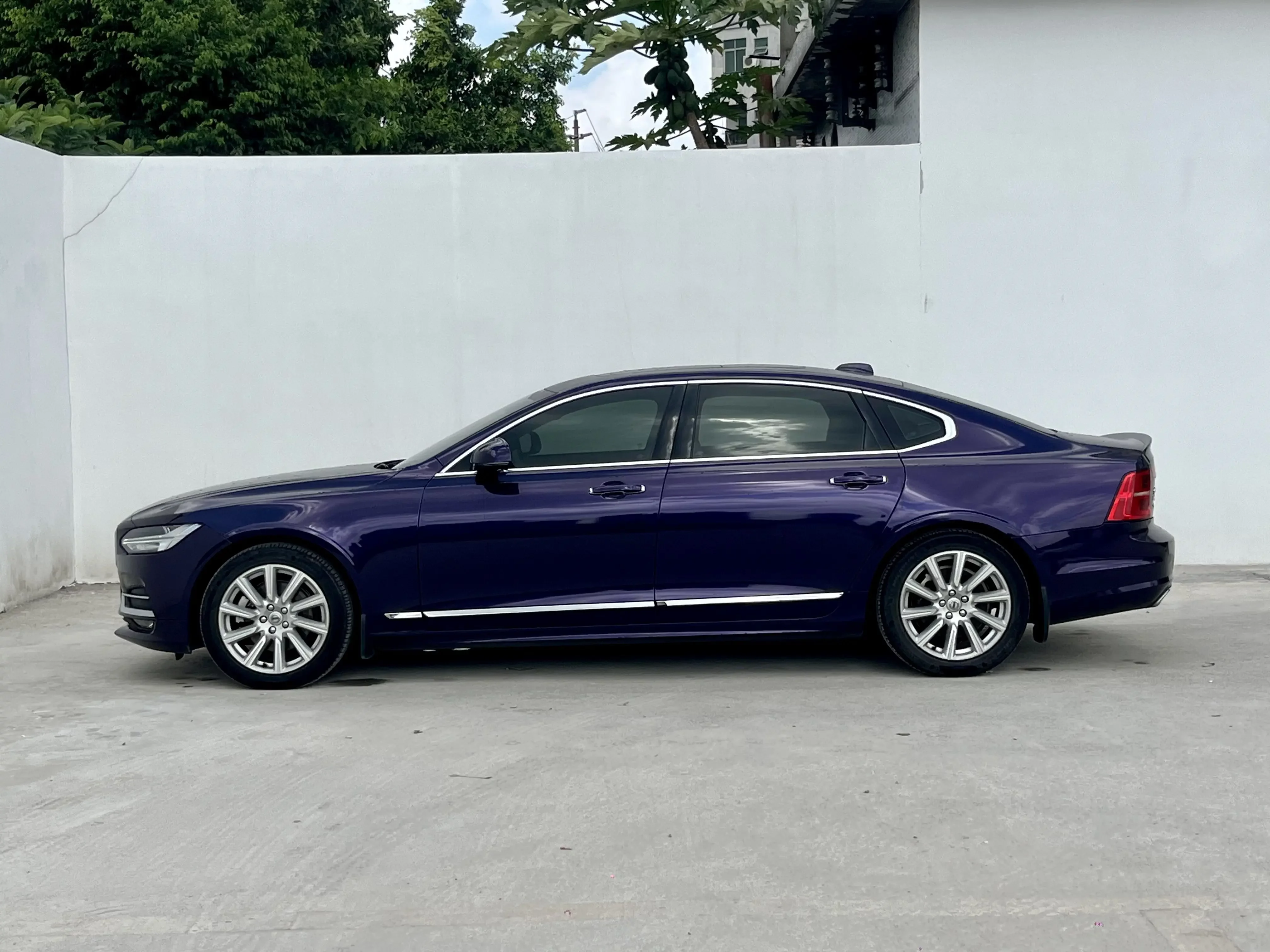 Volvo S90