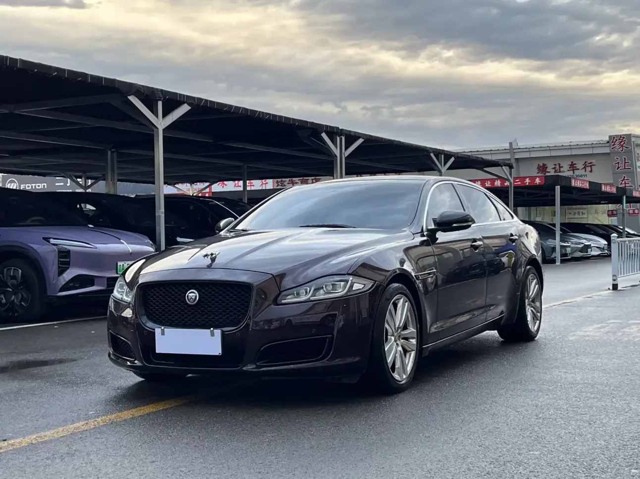 Jaguar XJ