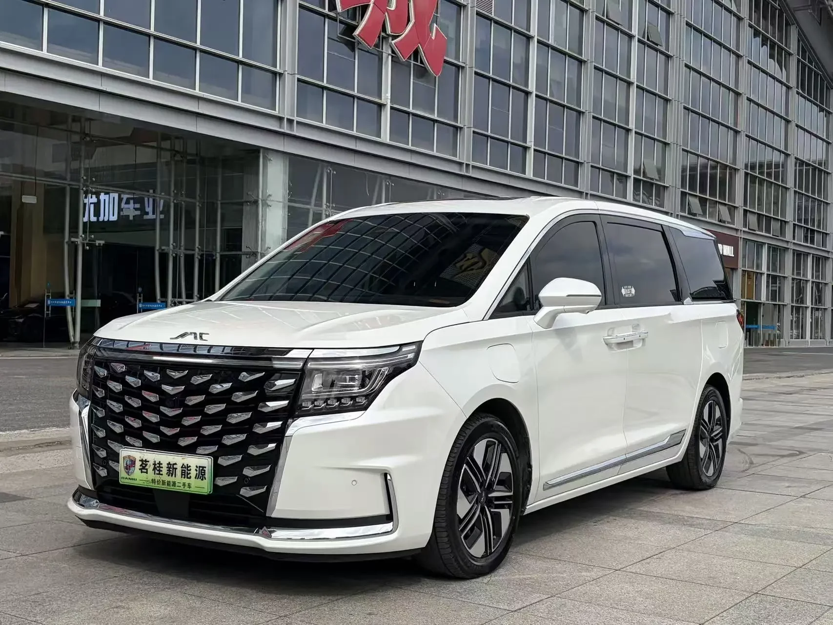 JAC Ruifeng RF8 PHEV
