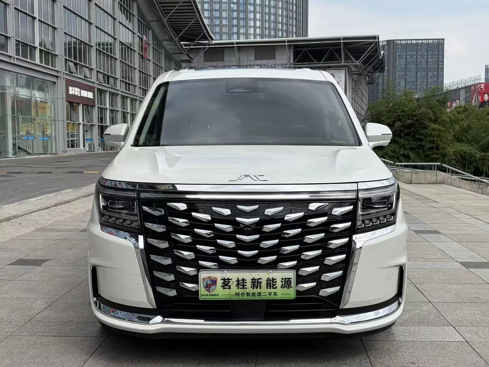 JAC Ruifeng RF8 PHEV