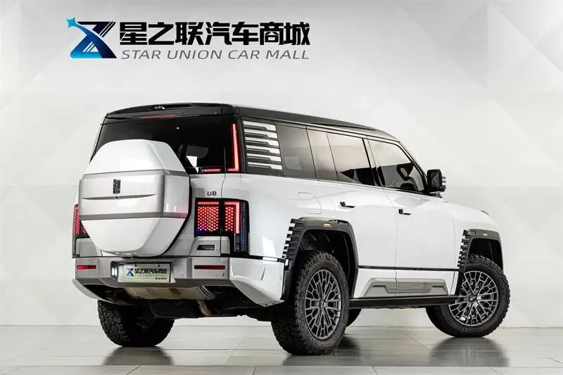 BYD Yangwang U8