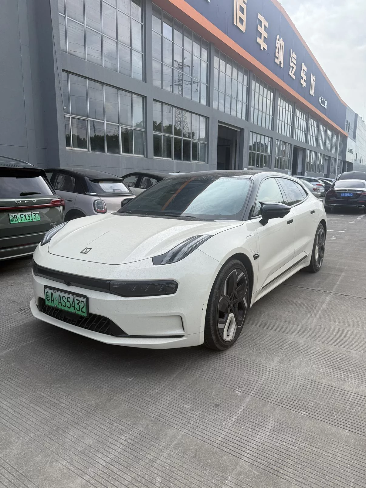 ZEEKR 001