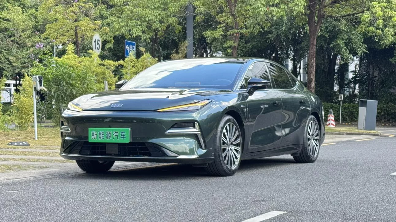 Geely Galaxy Star 8 PHEV