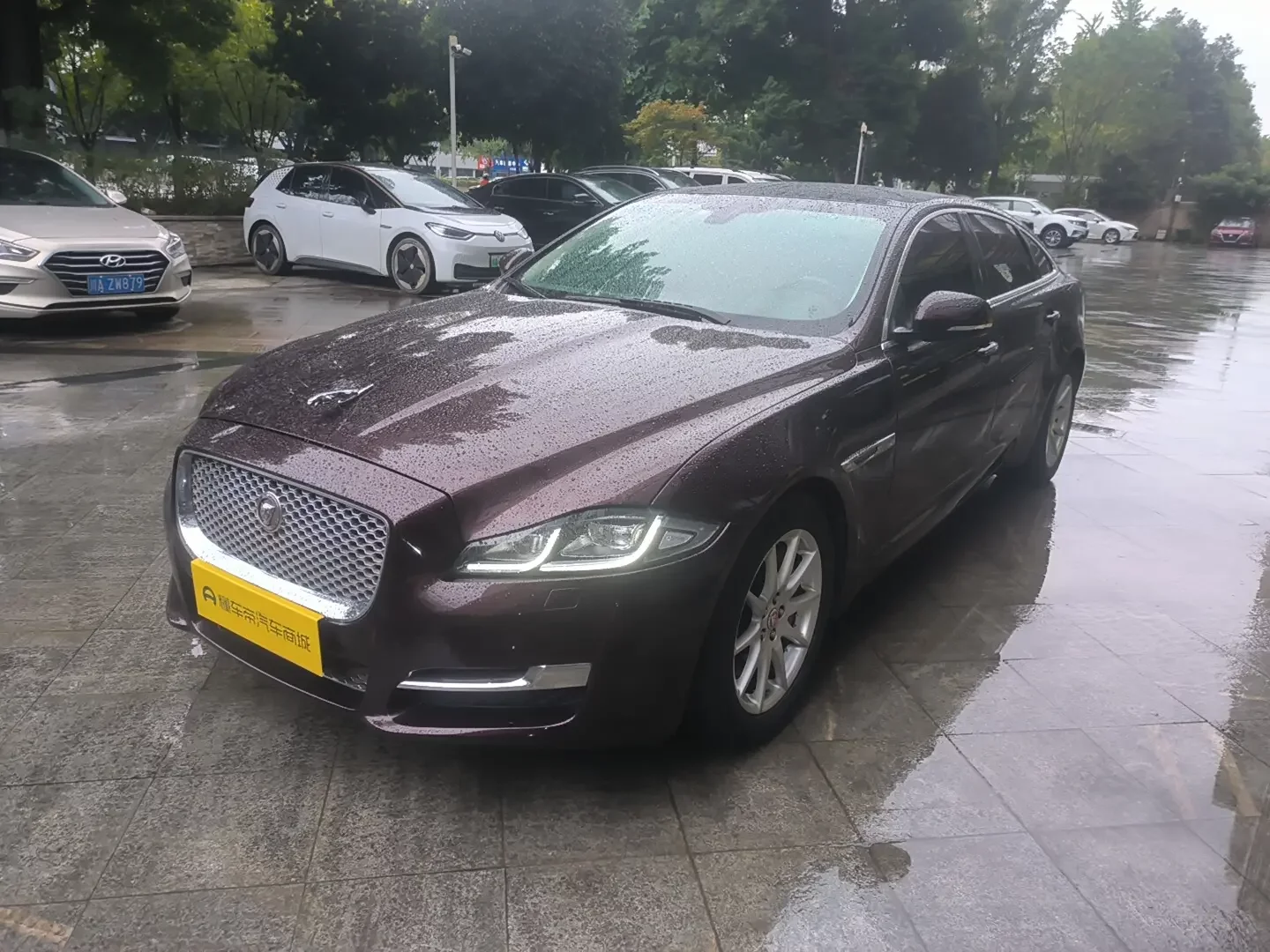 Jaguar XJ