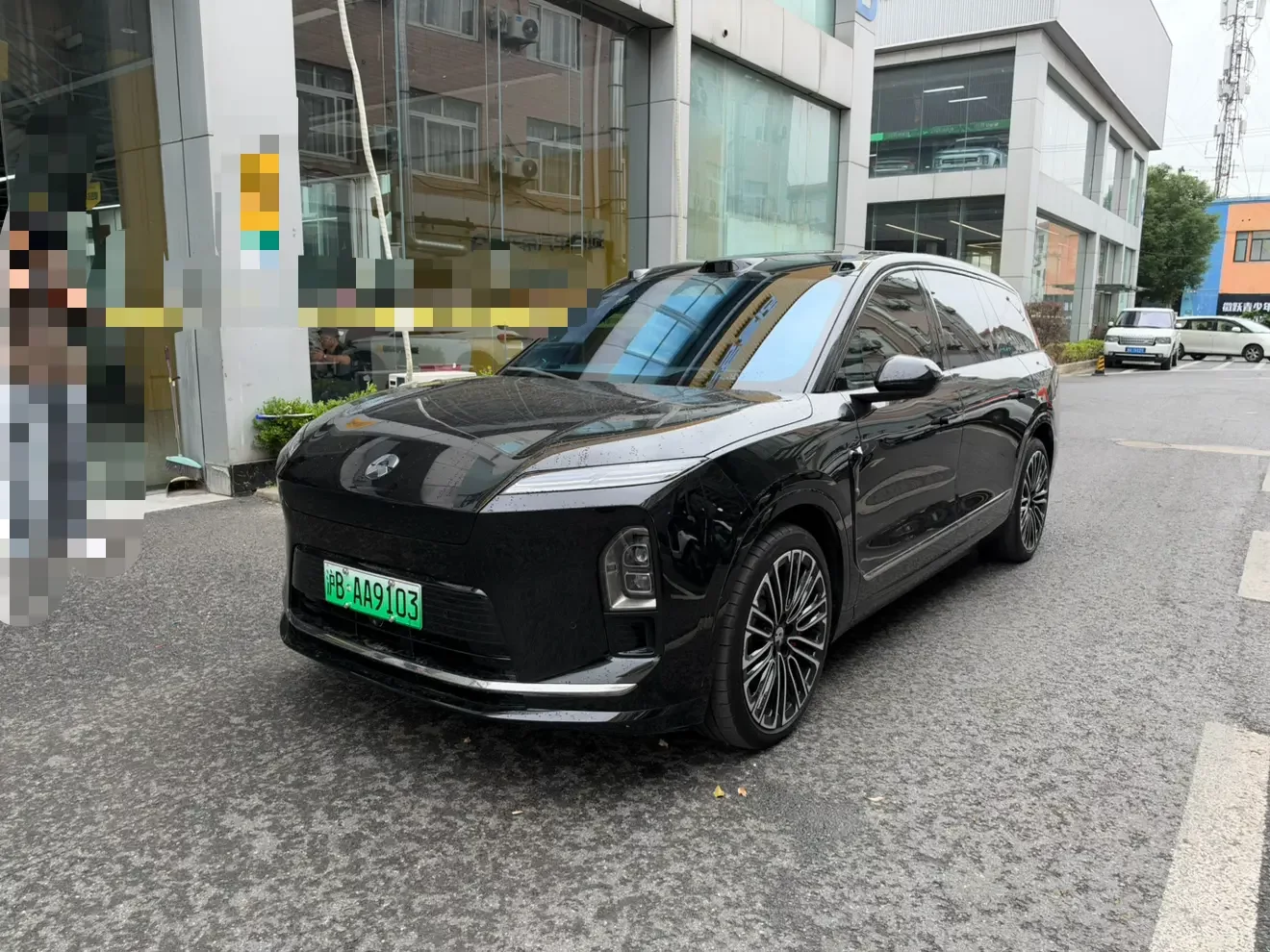NIO ES8