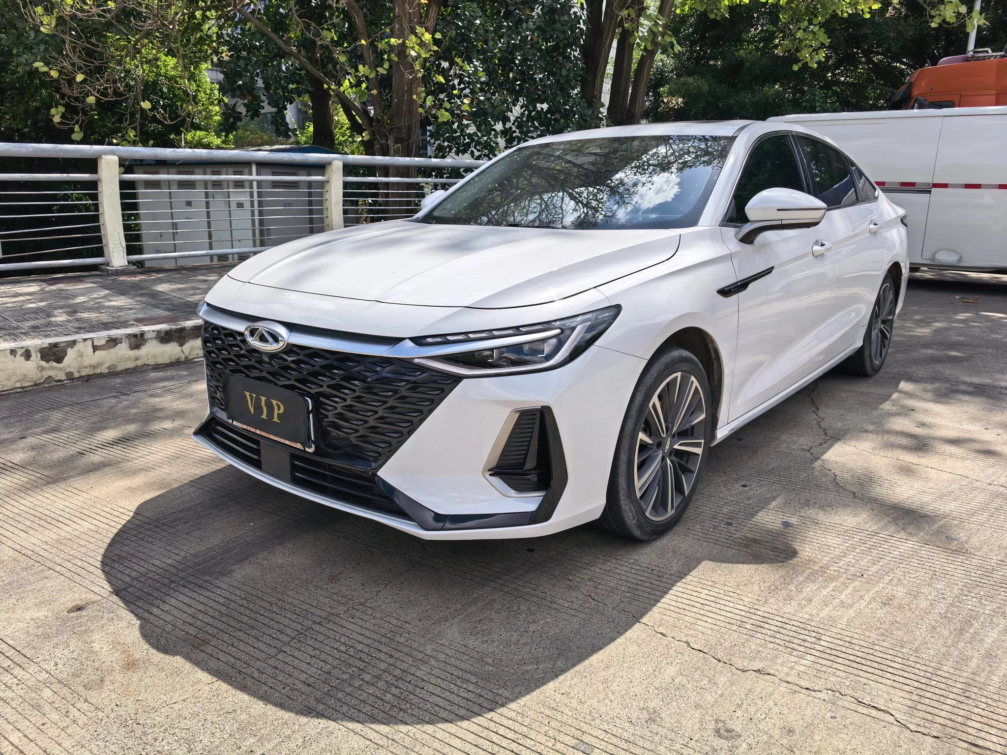 Chery Arrizo 8