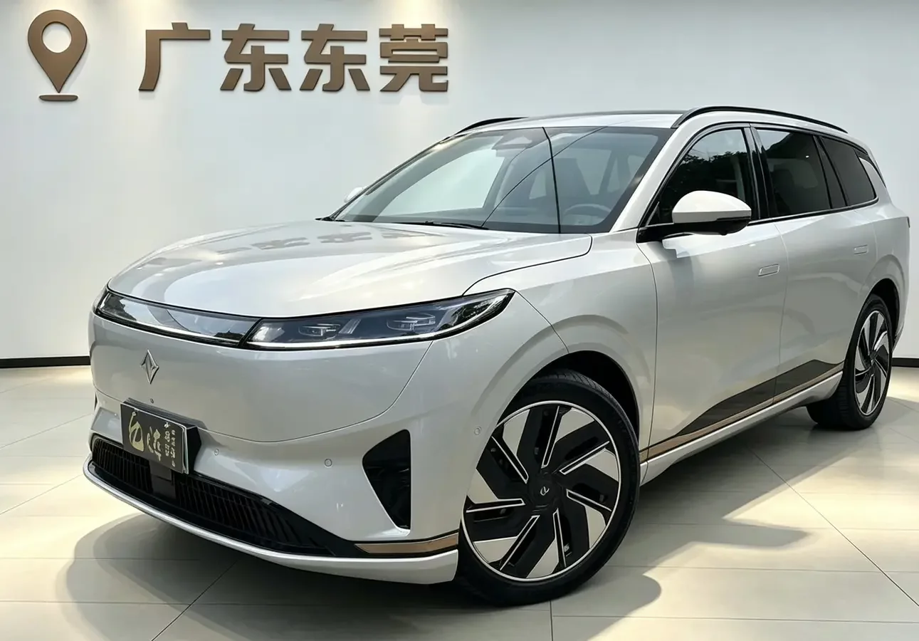 Dongfeng Yipai 008