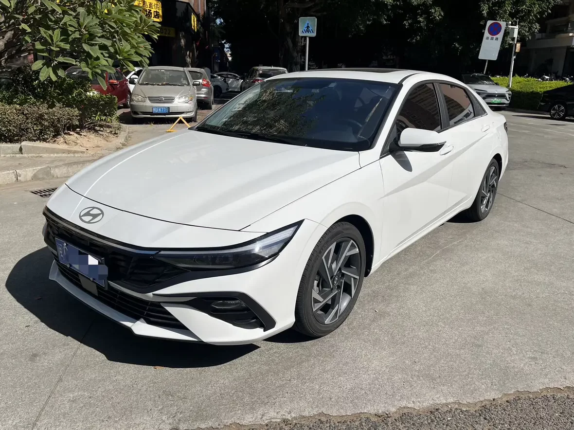 Hyundai Elantra