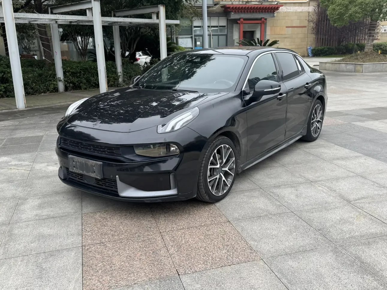 Lynk & Co 03