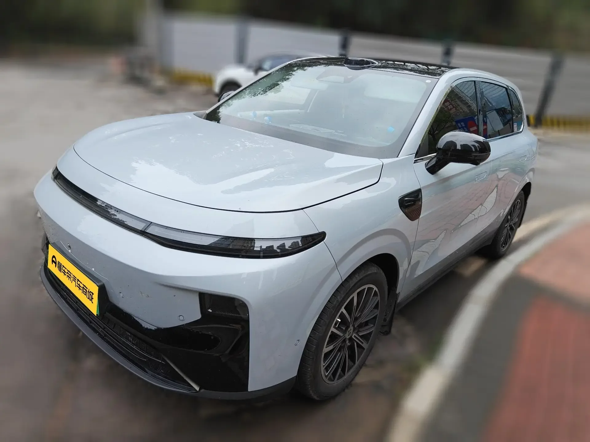 Leapmotor B10