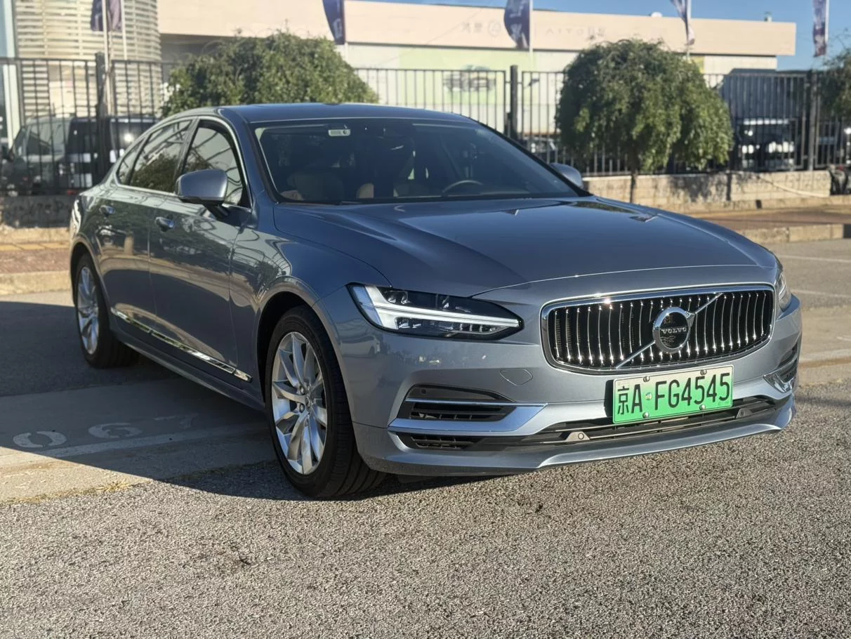 Volvo S90 PHEV